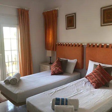 1404: 2 Bed Penthouse In El Presidente Apartment Estepona