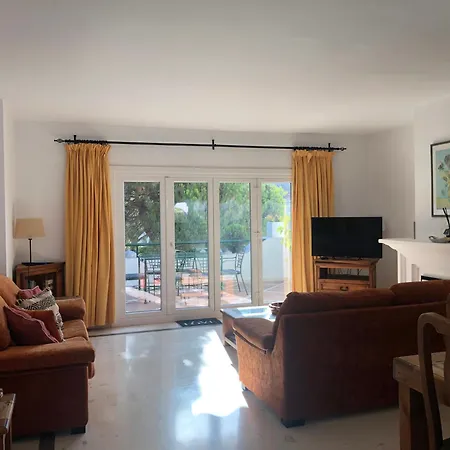 1404: 2 Bed Penthouse In El Presidente * Estepona