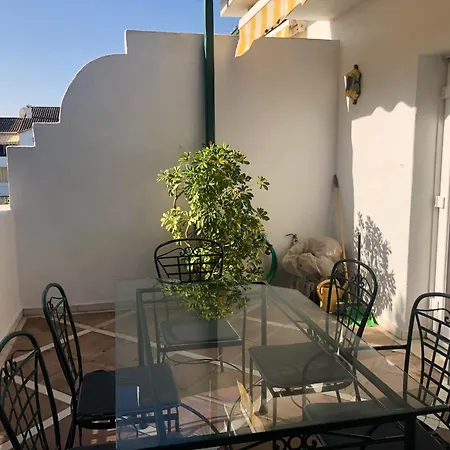 1404: 2 Bed Penthouse In El Presidente Estepona